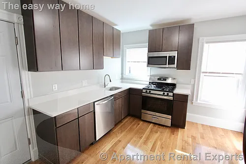 32 Russell St #1 Photo 1