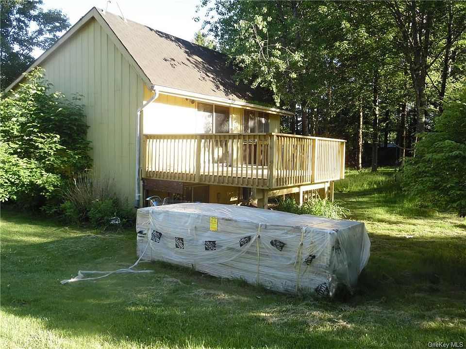 1st image of 24 Laura Ln
