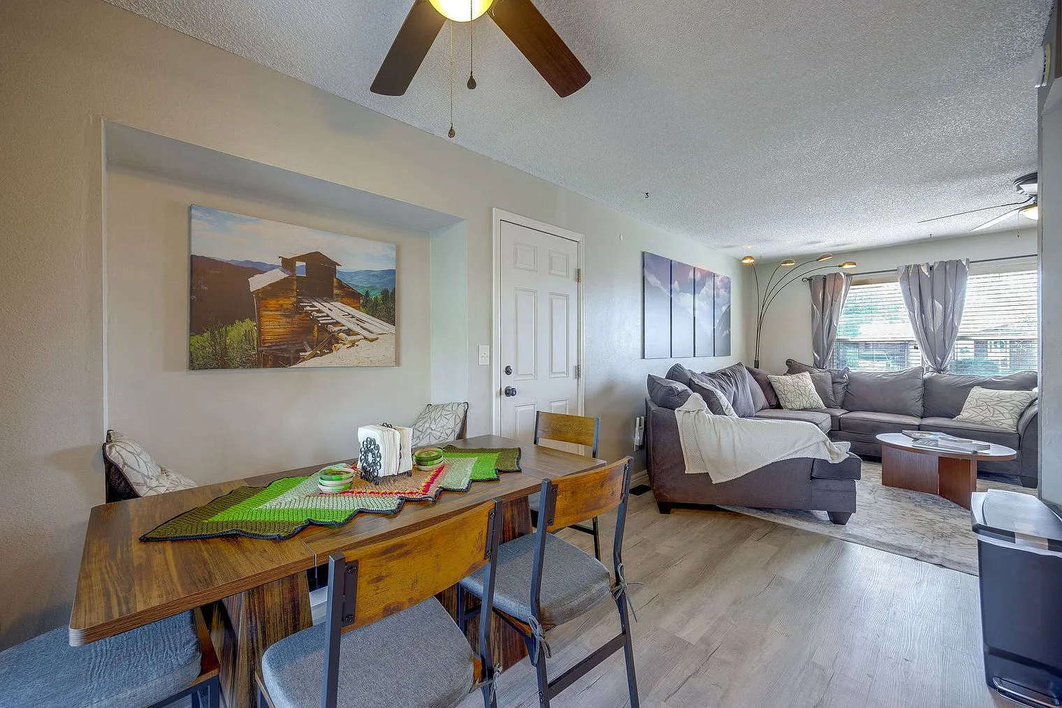 3 bed, 1.0 bath, 893 sqft, $2,806 — Photo 4