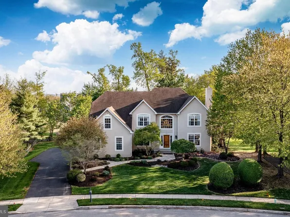 705 Lake Dr, Ambler, PA 19002