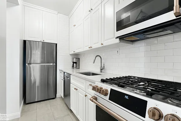 Sold by Brown Harris Stevens | media 6
