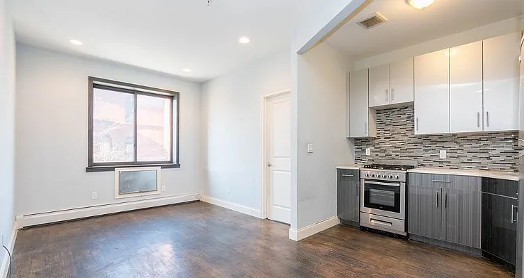 Rented by Skyhigh Realty NYC LLC | media 26