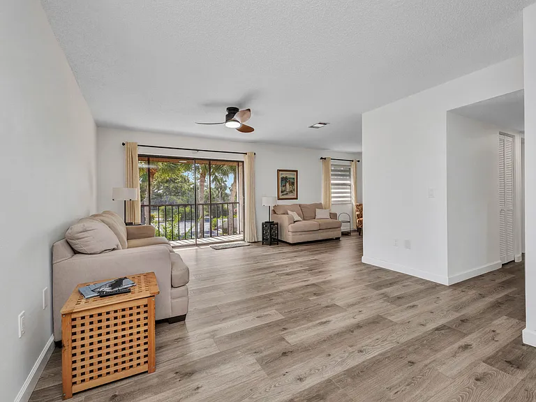638 Bird Bay Dr E #201 — Photo 2