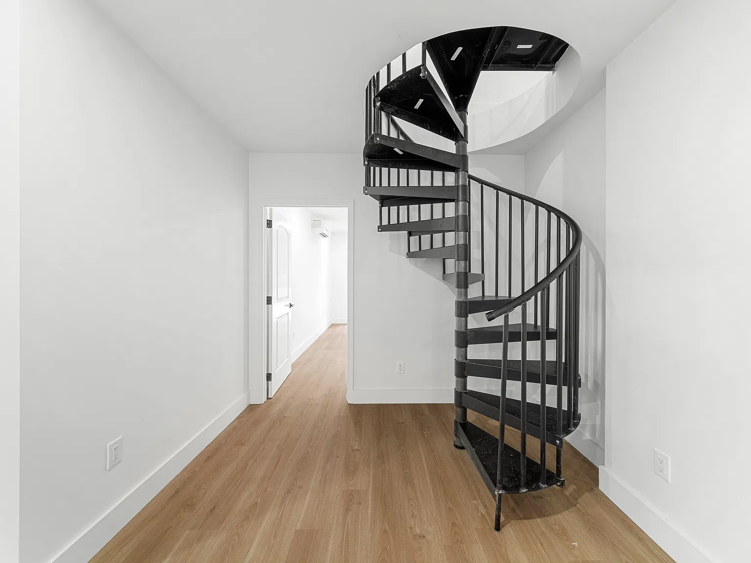 1116 Madison St — Photo 3