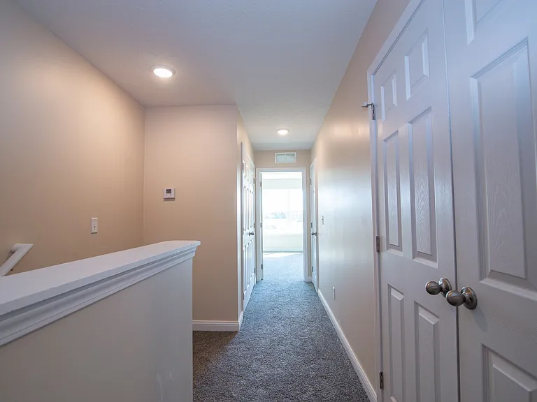 203 Dixon Cir — Photo 43