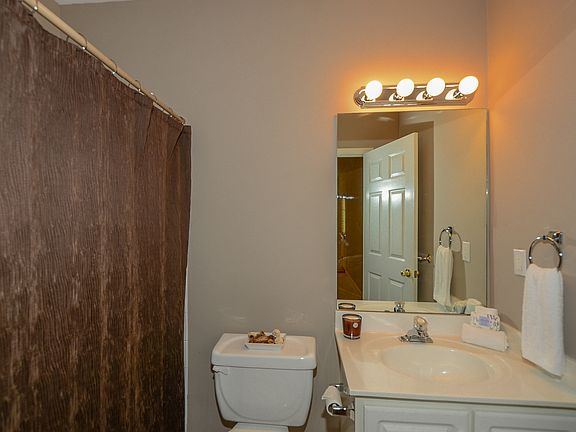 Basement full bathroom