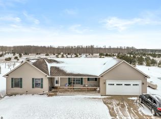 5481 E 28th Rd, Cadillac, MI 49601