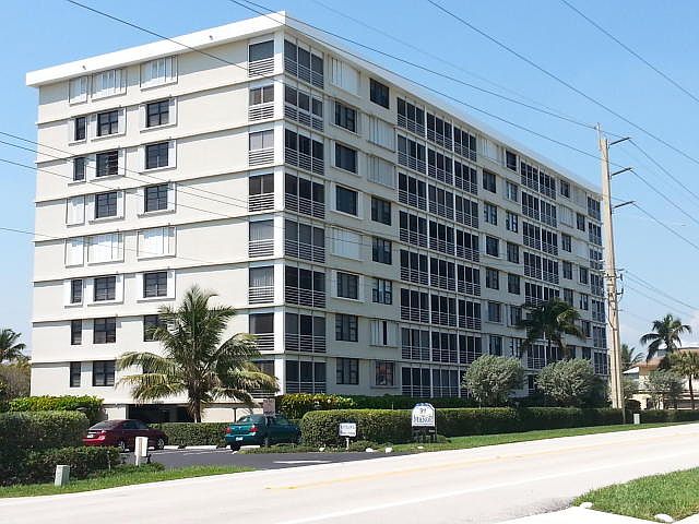 1st image of 911 Ocean Dr APT 605