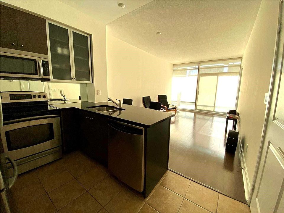 2nd image of 21 Scollard St #310
