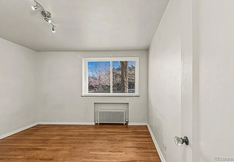 525 N Jackson St — Photo 6