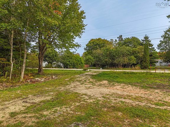 3rd image of 26 Burke Rd