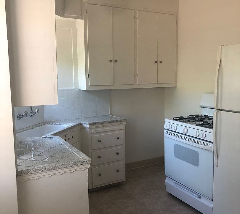 2nd image of 1213 U St APT D