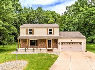 4471 Honeymoon Dr, Canton, OH 44720