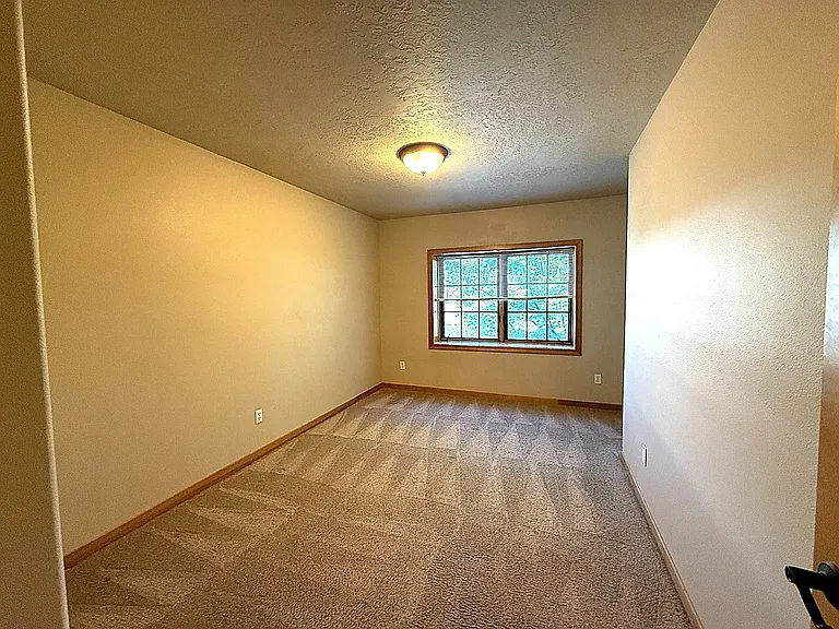 502 SW Evergreen Ave — Photo 9