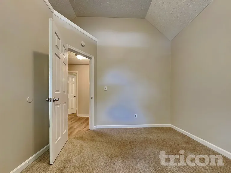 40 Fair Ridge Ct — Photo 12