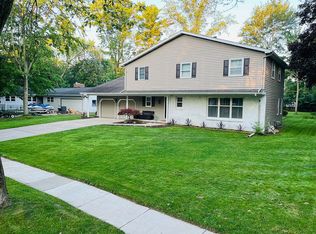 4313 Congress Dr, Midland, MI 48642