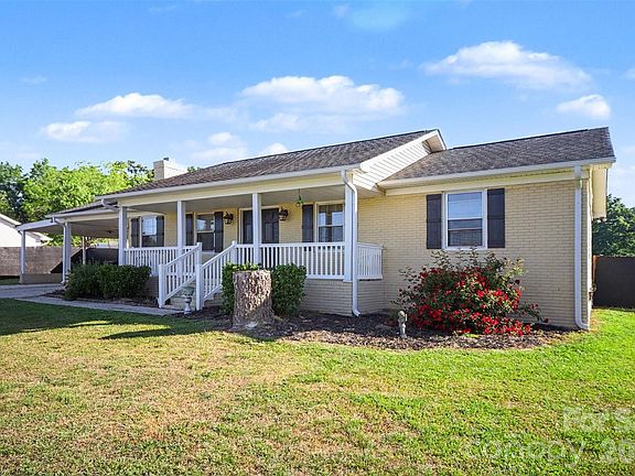 5th image of 1087 Greenbriar Dr
