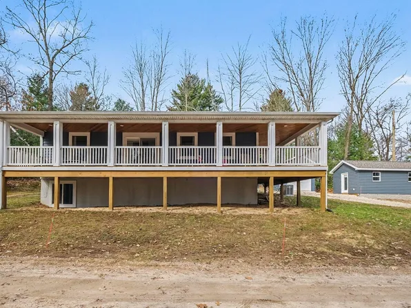 3534 Chickadee Dr, Greenville, MI 48838