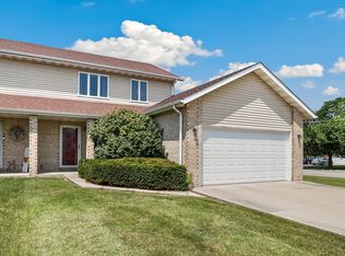 2399 Caton Crest Dr, Crest Hill, IL 60403