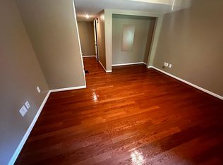 8402 White Feather Ct, Lorton, VA 22079