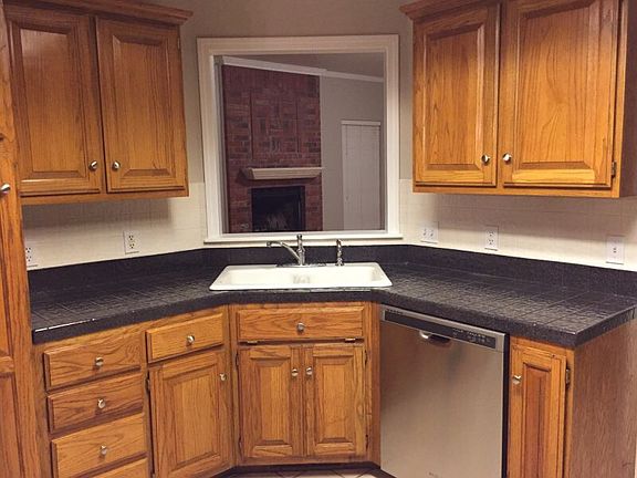 5th image of 18412 Chestnut Oak Dr