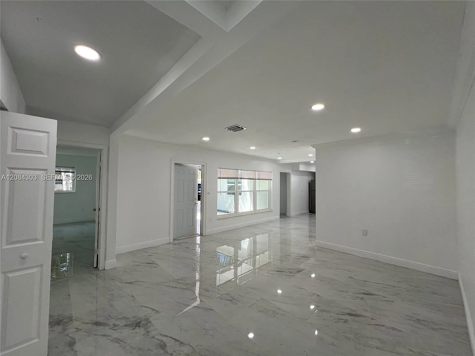 Palm Lane Villa No 5 — Photo 3
