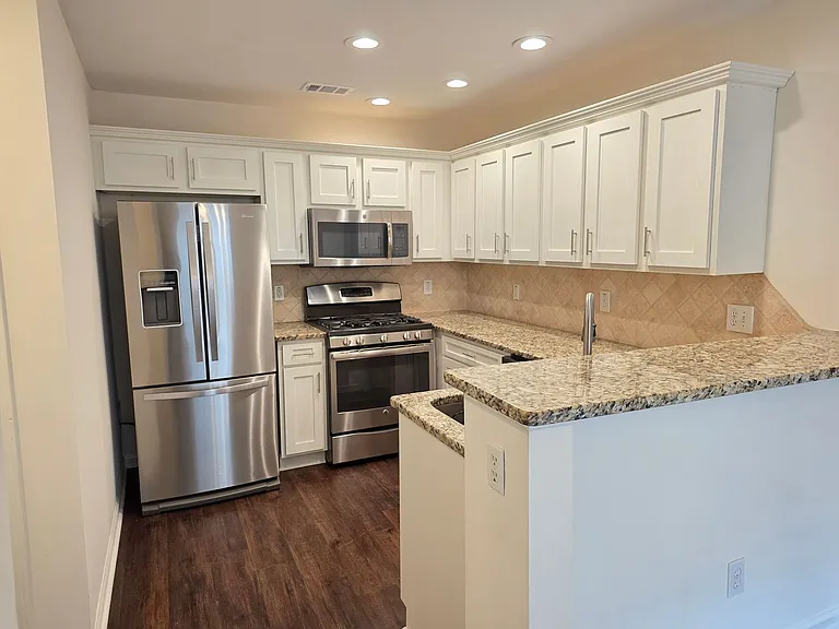 172 Stoneforest Dr — Photo 6