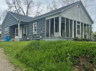 621 E Michigan Ave, Grass Lake, MI 49240