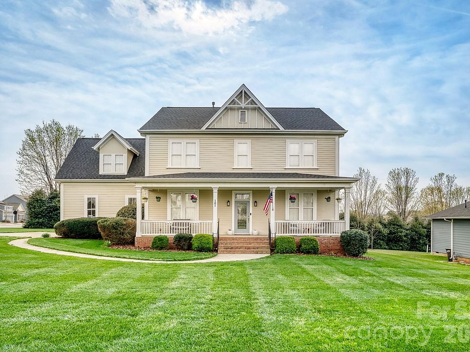 1st image of 105 Fox Tail Ct