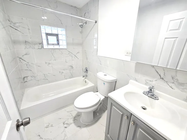 2956 S Normal Ave #1W — Photo 4