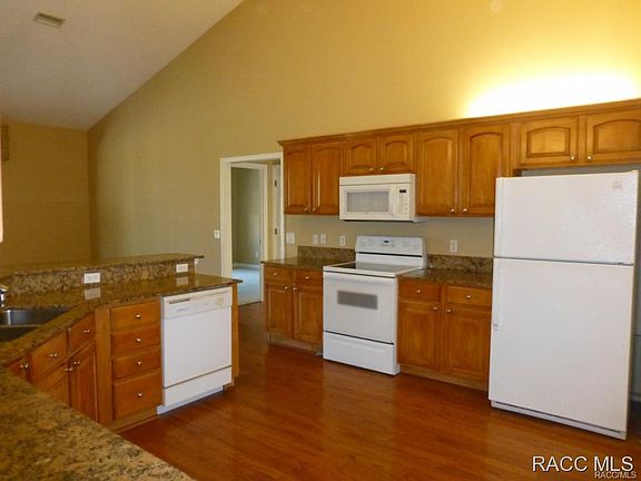 3rd image of 3057 N Barton Creek Cir