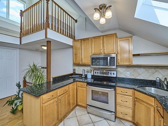 3rd image of 683 Massachusetts Ave APT 5