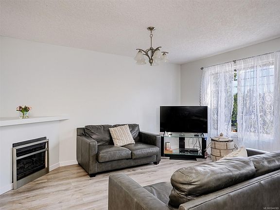 2nd image of 311 Burnside Rd E #4