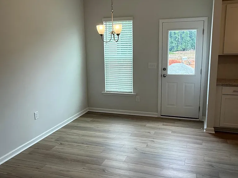 260 Ravenscraig Park Pl — Photo 25