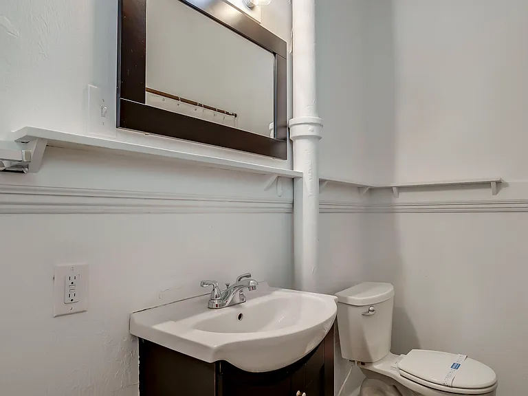 1909 Bonnycastle Ave — Photo 16