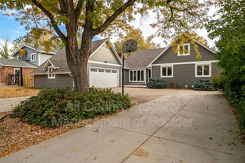 470 W Sutton Cir Photo 1
