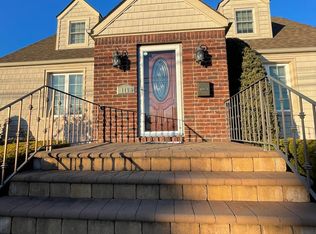 113 Lewis St #1, Valley Stream, NY 11580