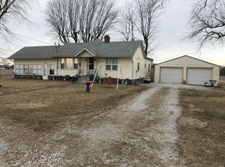 9129 Lake Rd, Gillespie, IL 62033