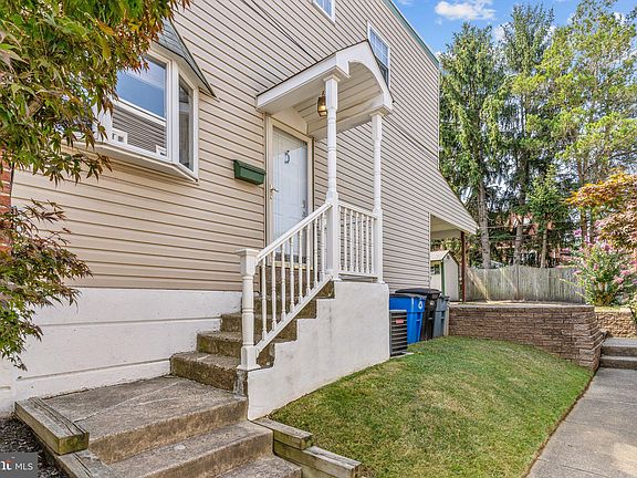3rd image of 3804 Ronnald Dr
