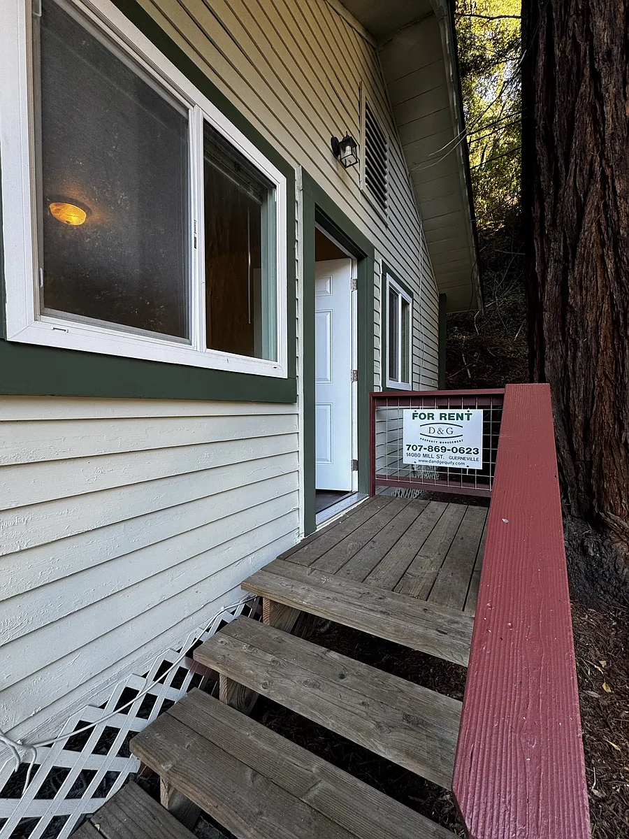 Building Photo - 14860 River Rd #13