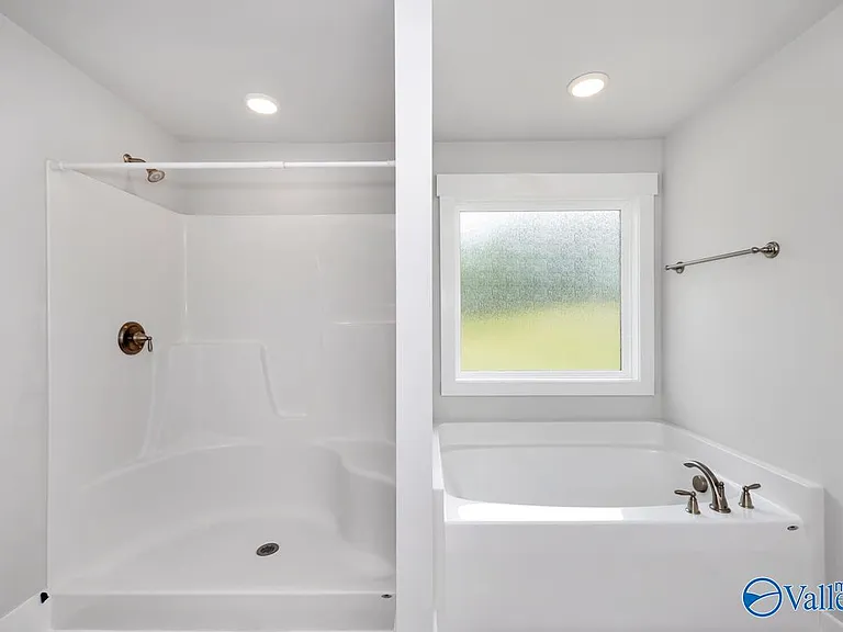 100 River Springs Ct — Photo 20