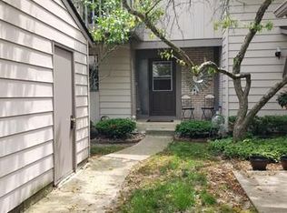 113 Harding Ct, Vernon Hills, IL 60061