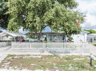 1511 Plum Tree Rd, Holiday, FL 34690