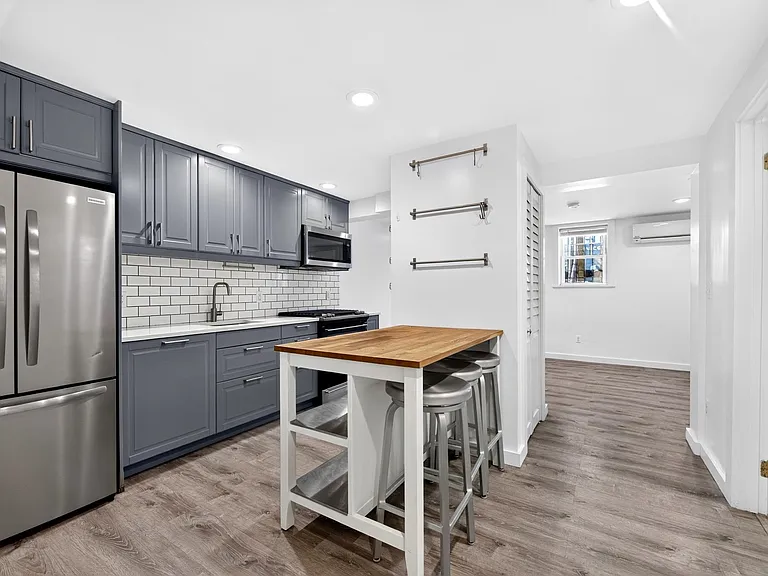 342 1st St #GARDEN LEVEL — Photo 1