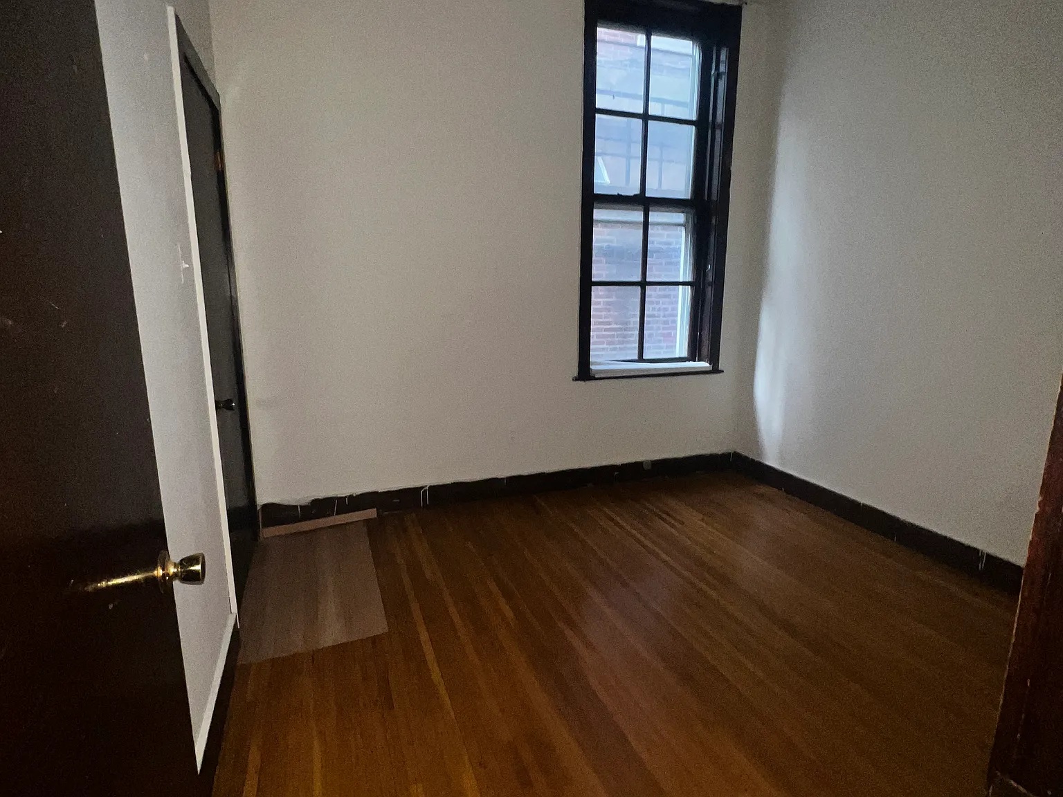 2037 Walnut St — Photo 2