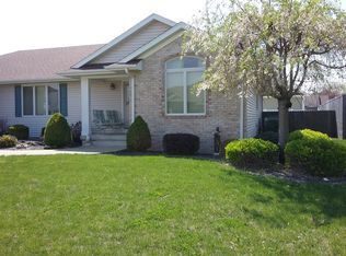 1009 N Maple St, Effingham, IL 62401