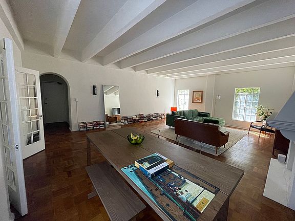 2nd image of 848 S Oxford Ave #201