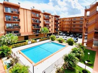 1800 W 54th St APT 301, Hialeah, FL 33012