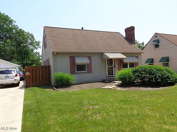 2nd image of 716 N Rocky River Dr