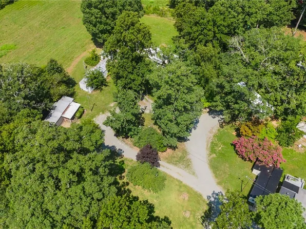 5151 Halifax Rd, Halifax, VA 24558